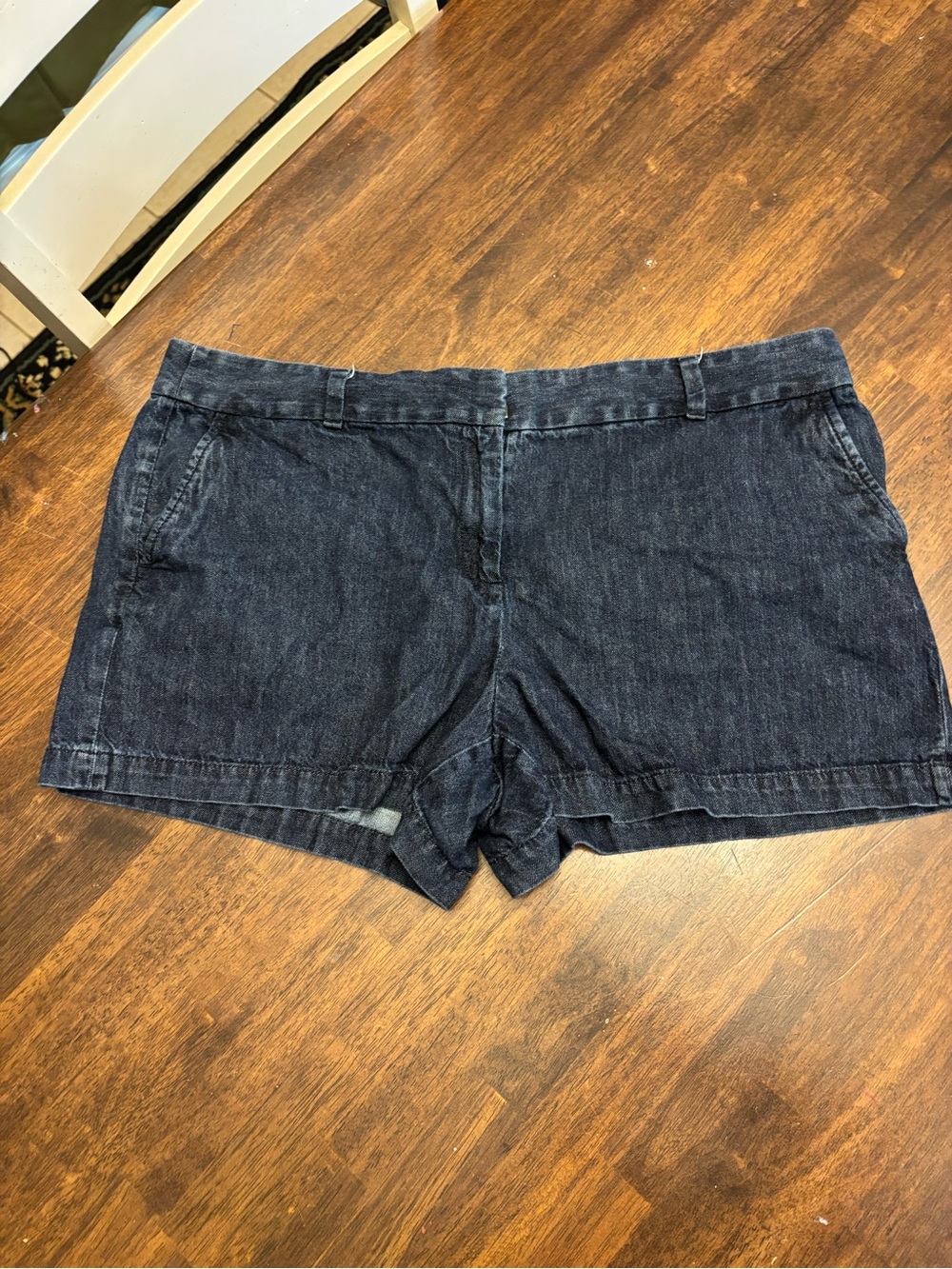 LOFT Outlet Women’s Denim Shorts Size 16 Dark Wash 4” Short Chino Style